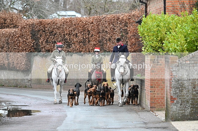 WJ7_1002 - Pub Corner