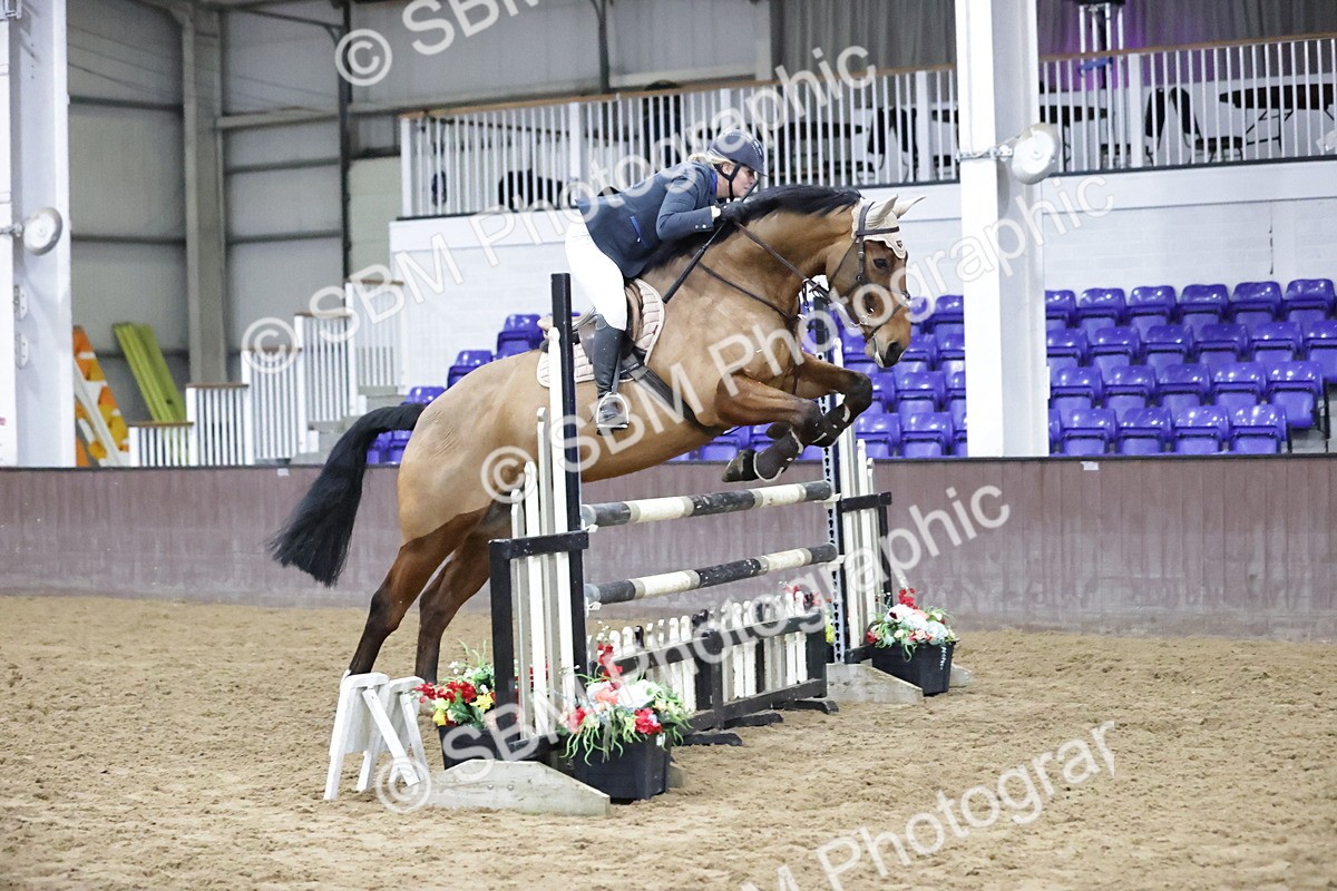 SBM_001122 - Class 4 - Senior Newcomers/ 1.10m Open