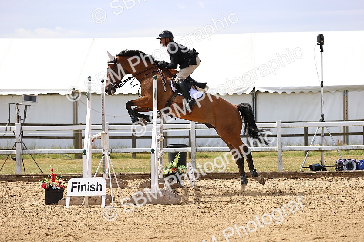 SBM_009854 - Class 8 - Senior Newcomers - 1.10  Open