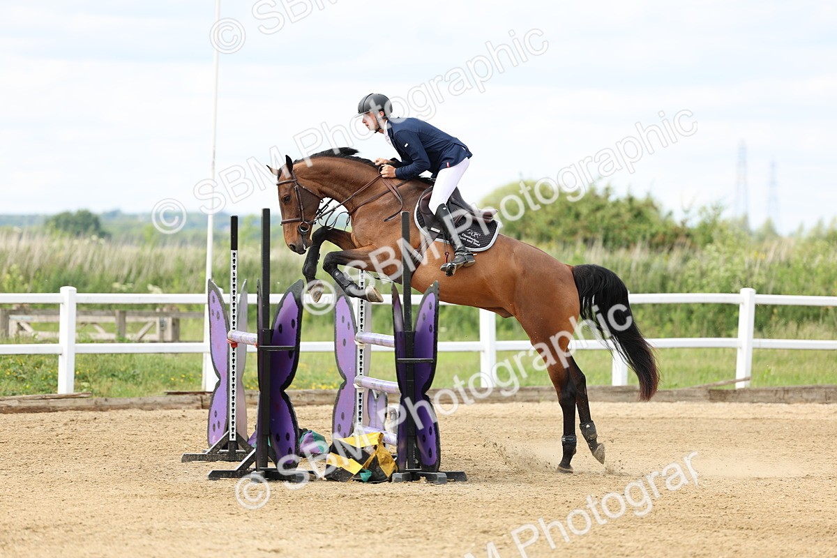 SBM_005952 - Class 19 - Senior Newcomers - 1.10m