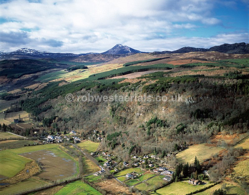 A00497B  Village of Weem to Schiehallion mountain in 2004 - Settlements, infrastructure and attractions