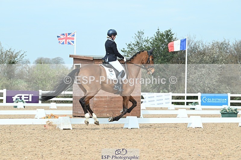 250403-103507-01469 - 036-Abbie.Newbury-Seagry.Viceroy