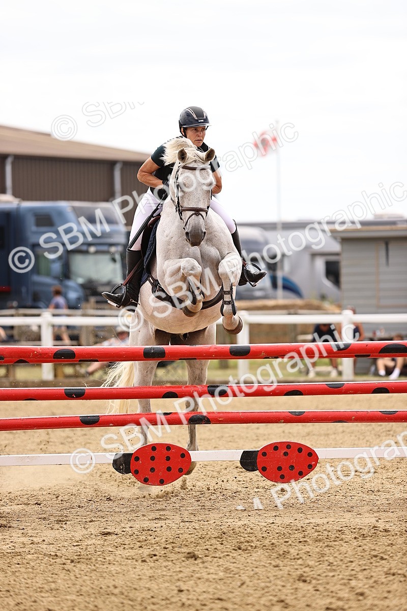 SBM_010501 - Class 9 - Senior Foxhunter - 1.20m Open