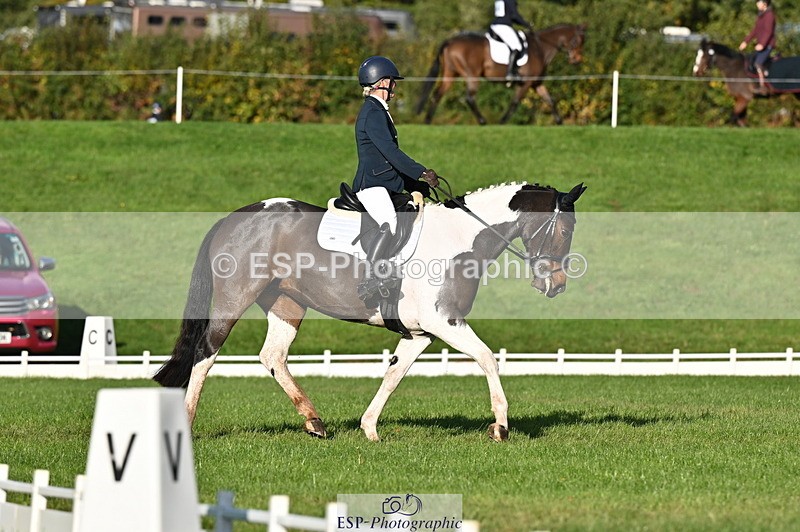 251024A-100601-08222 - G-552-Rachael.Whittaker