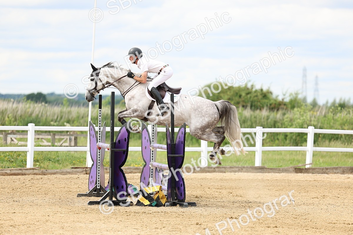 SBM_006101 - Class 19 - Senior Newcomers - 1.10m