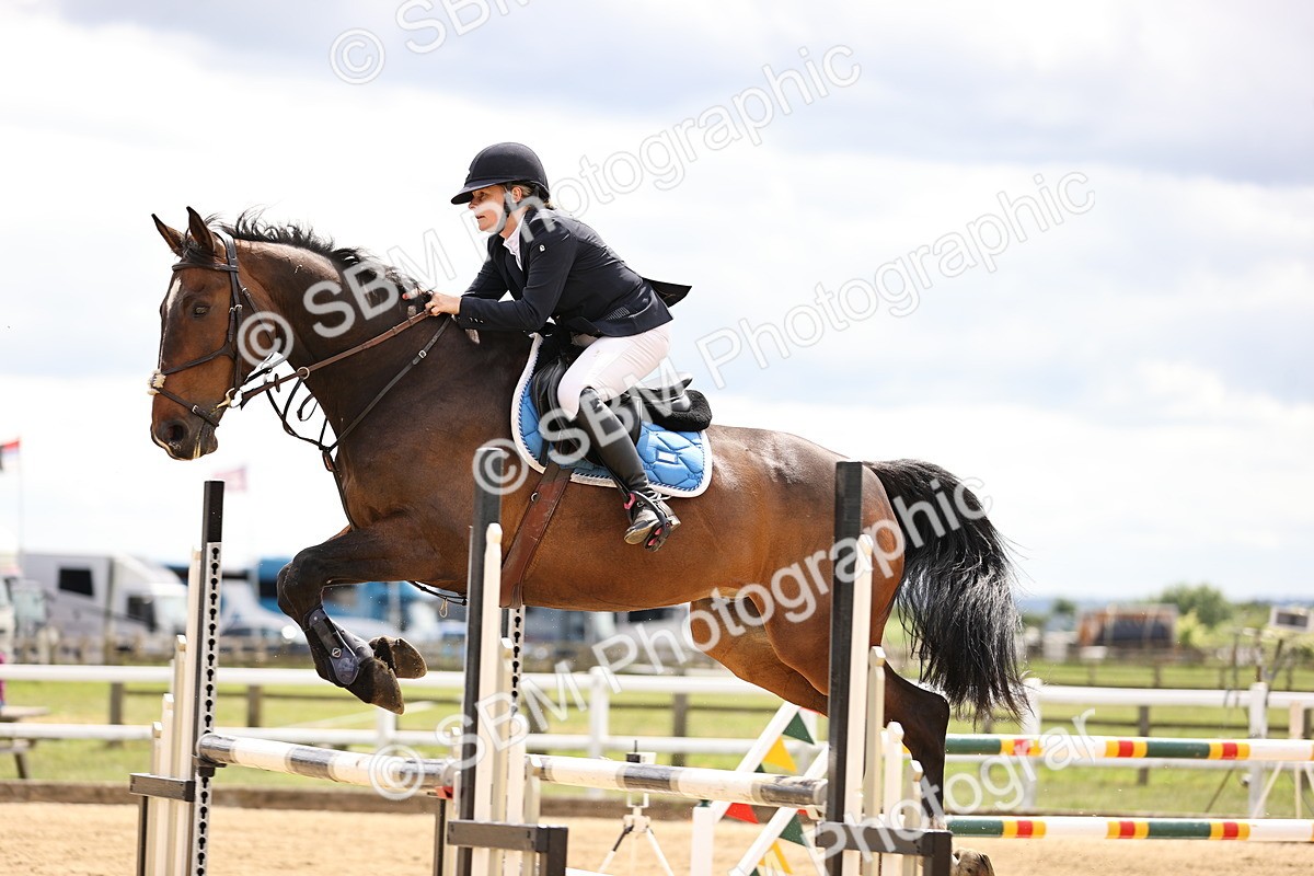 SBM_003089 - Class 11 - Senior Newcomers - 1.10m