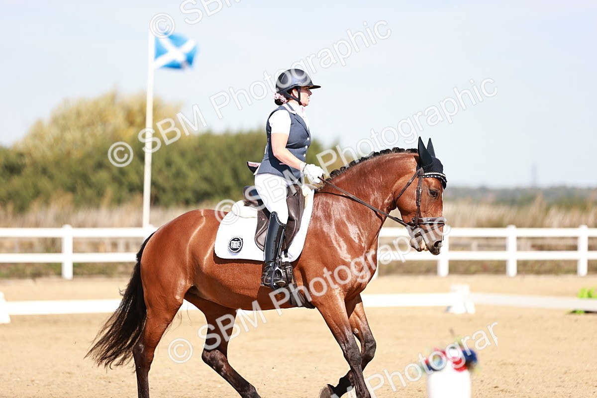 SBM_004424 - Class 12 - Novice 5 - 10.31-11.41