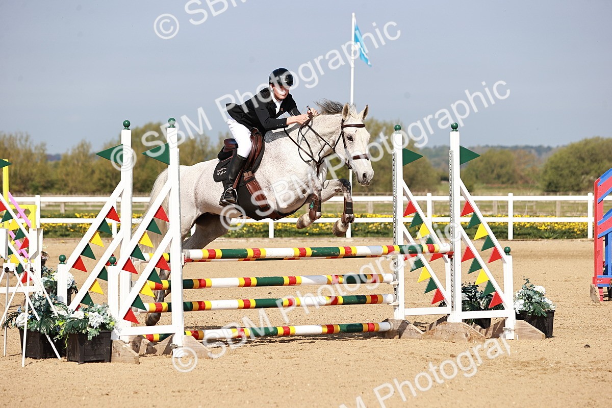  - Class 21 - Senior British Novice - 90cm
