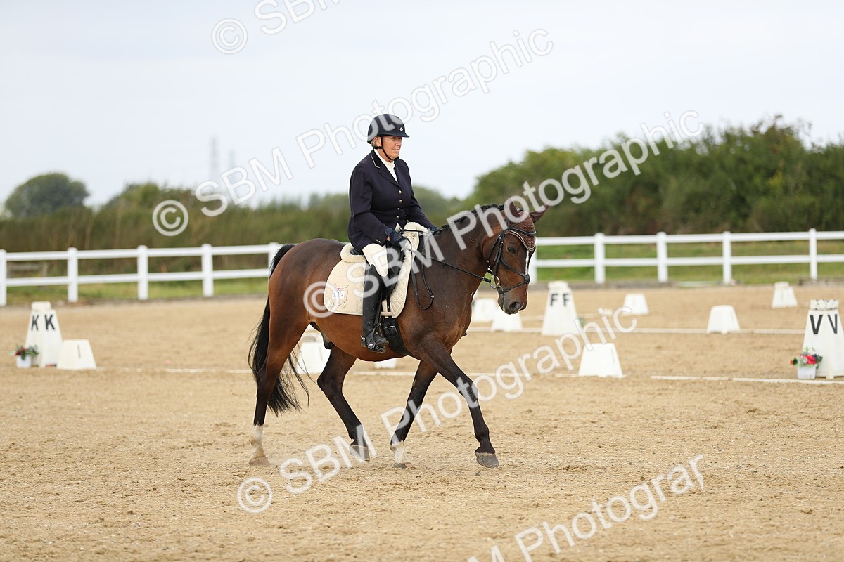 SBM_016422 - Class 13 - Novice 23 - 11.25-12.35