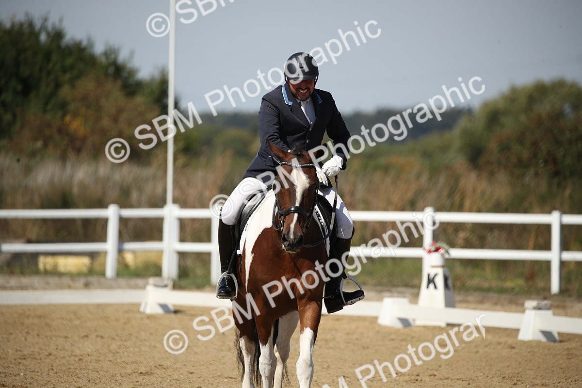 SBM_005113 - Class 11 - Novice 5 - 11.41-12.58