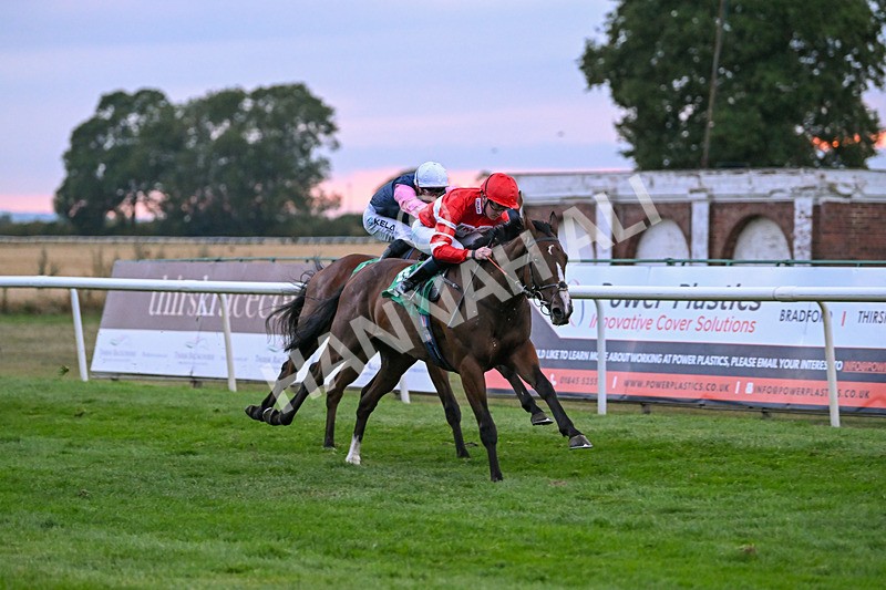 150825-Race 6-Made All-3144 - Race 6