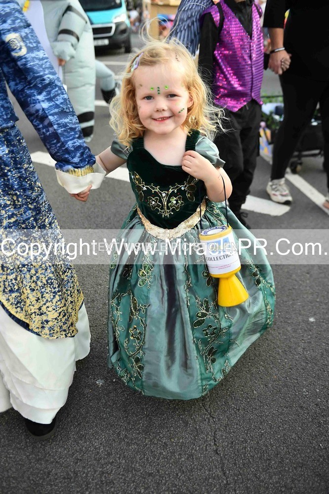 SH4_3694 - Carnival Procession.