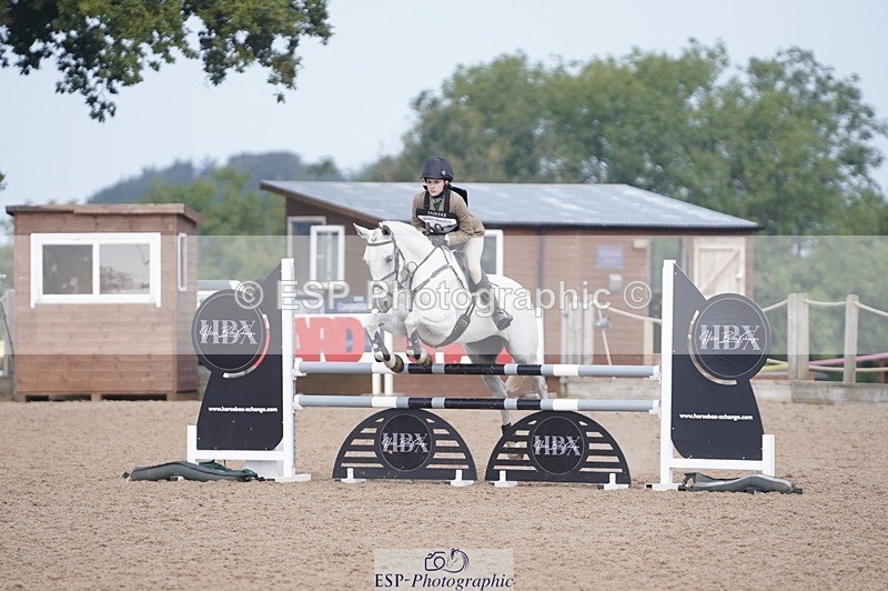 240831A-094438-00019 - 101-Issy.Perry-DATE.NIGHT