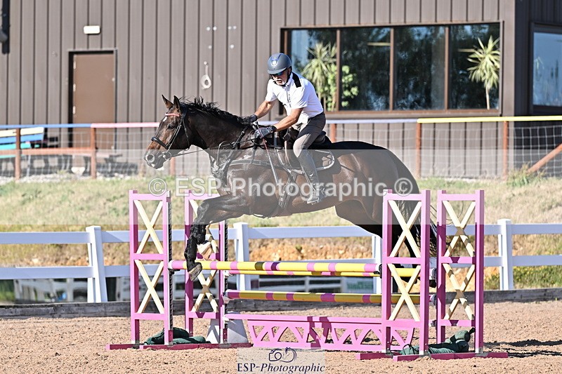 250708A-183159-00558 - 90cm Classes