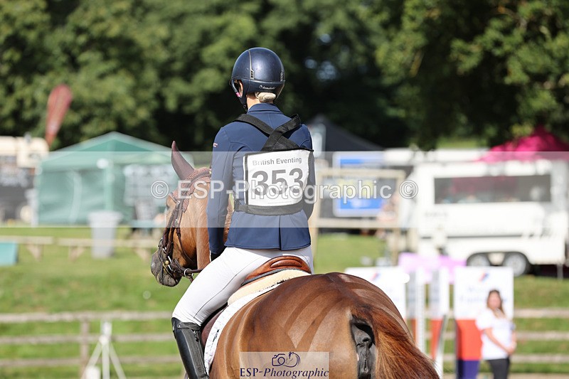 240804-093403-10154 - 353-Maja_Hullah-ORANJE_SPR