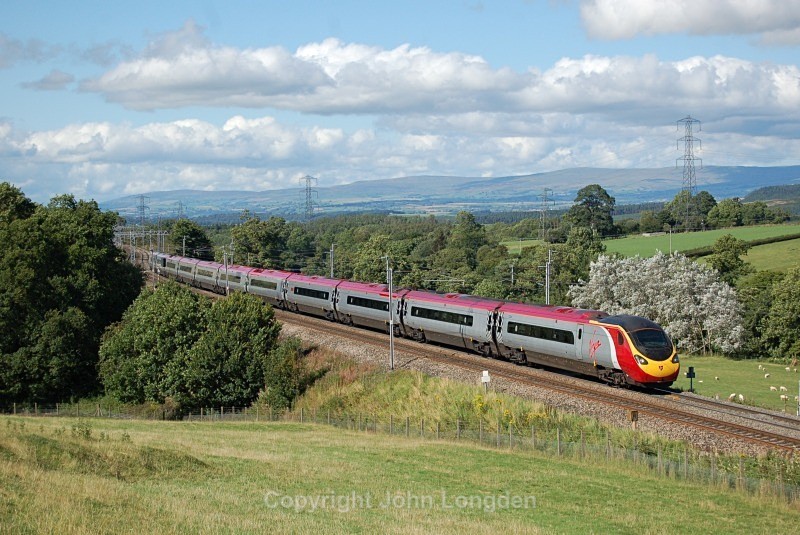 18.8.12 - 390119 14.40 Glasgow - Euston, Great Strickland - West Coast Main Line (north to south)