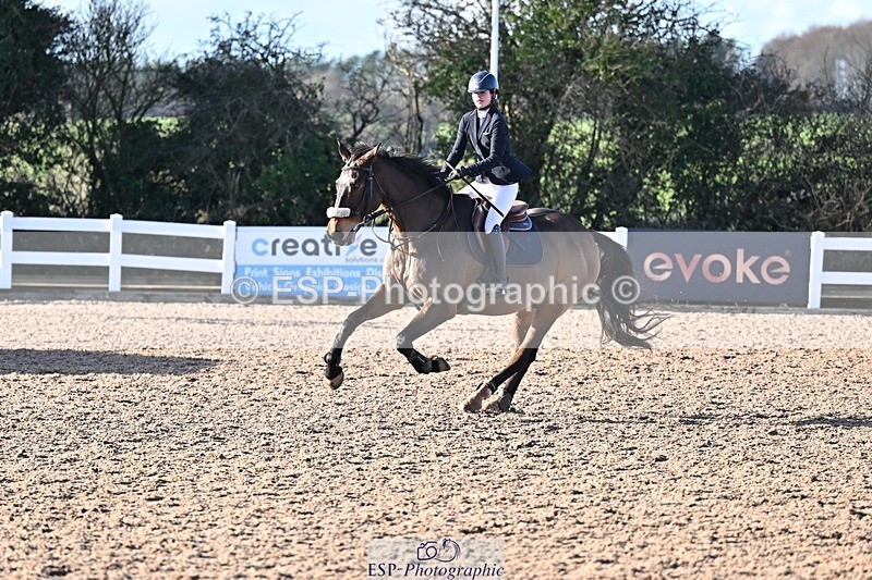 251203-124845-00531 - Cls 4 Newcomers and 1.10m Open