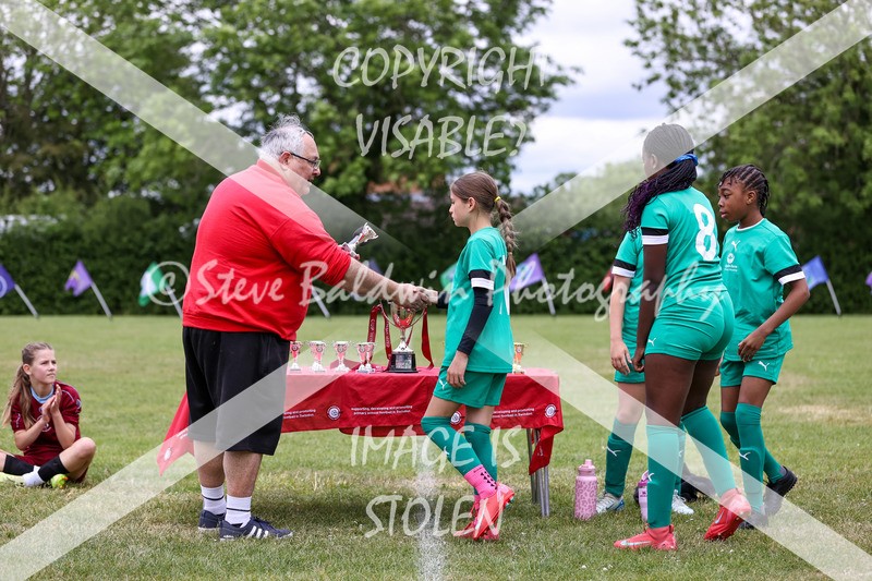 1DX32348 - Covingham Park V Tadpole Farm