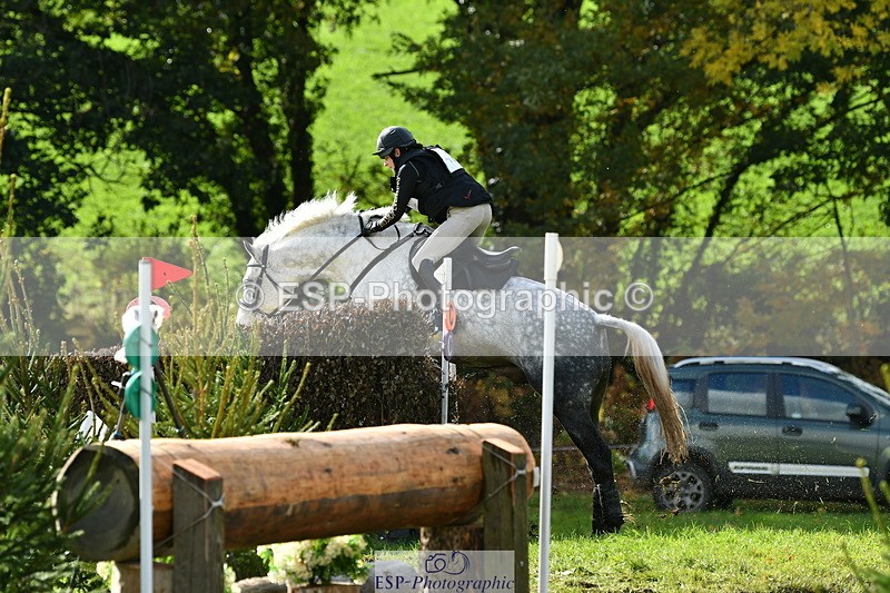 251025A-124059-19750 - F-429-Sarah.Clisby