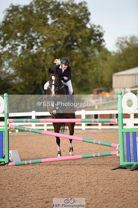 231015A-164450-09391 - Cls 27 1.10m Amateur Q 2nd R