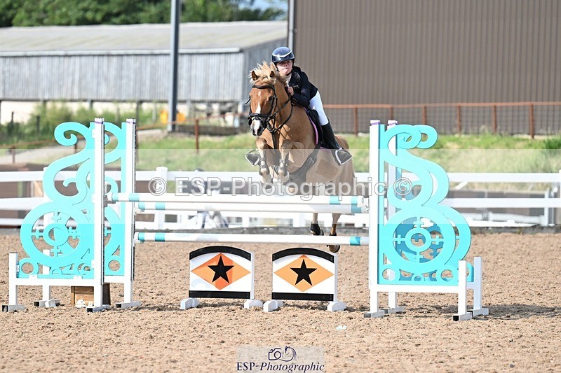 260627-173701-05786 - Cls 27 Foxhunter and 1.10m