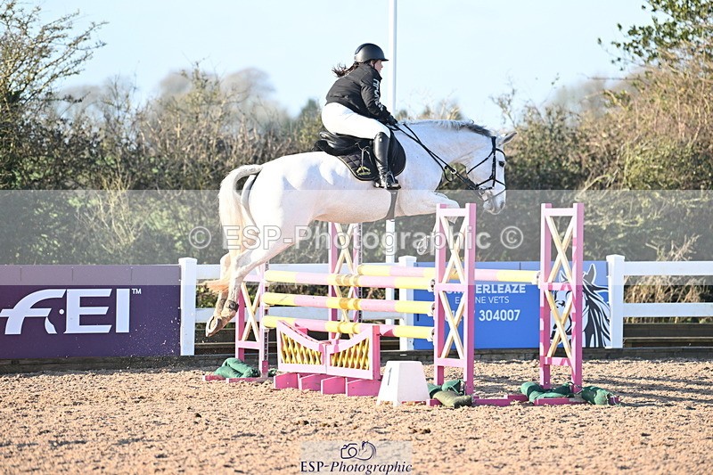 231210A-132507-02579 - Cls 20 Newcomers & 1.10m Open