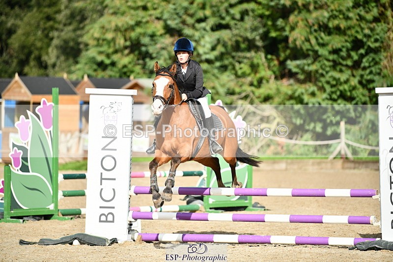 251004A-144811-01531 - Classes 8 & 9 70cm