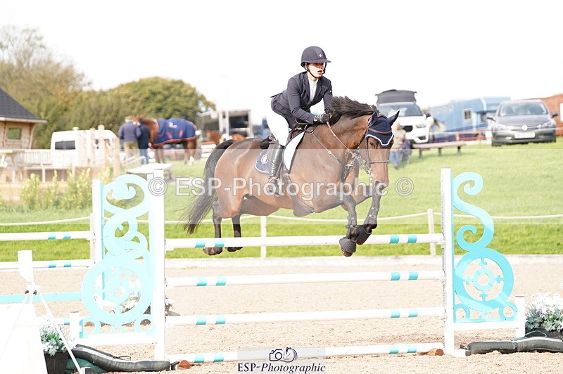 241004A-152042-00950 - Fri 04 Snr Fox & 1.20m Open