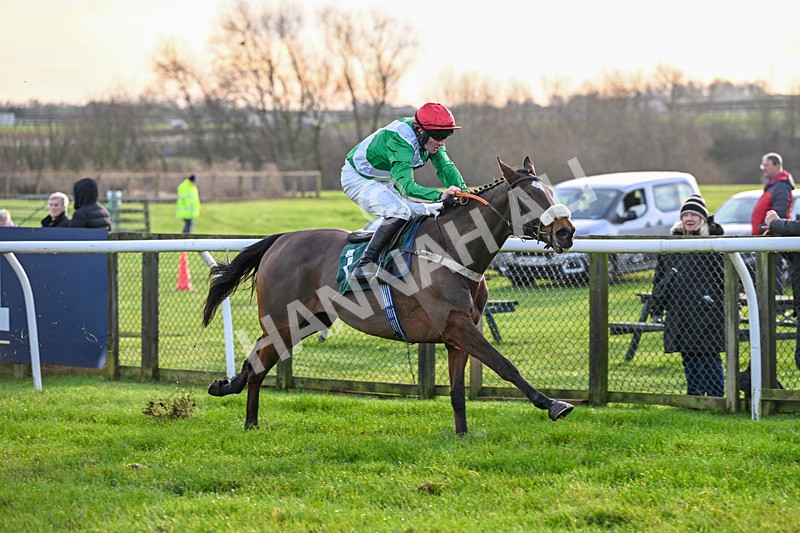 161225-Race 3-Passing Pleasure-8274 - Race 3