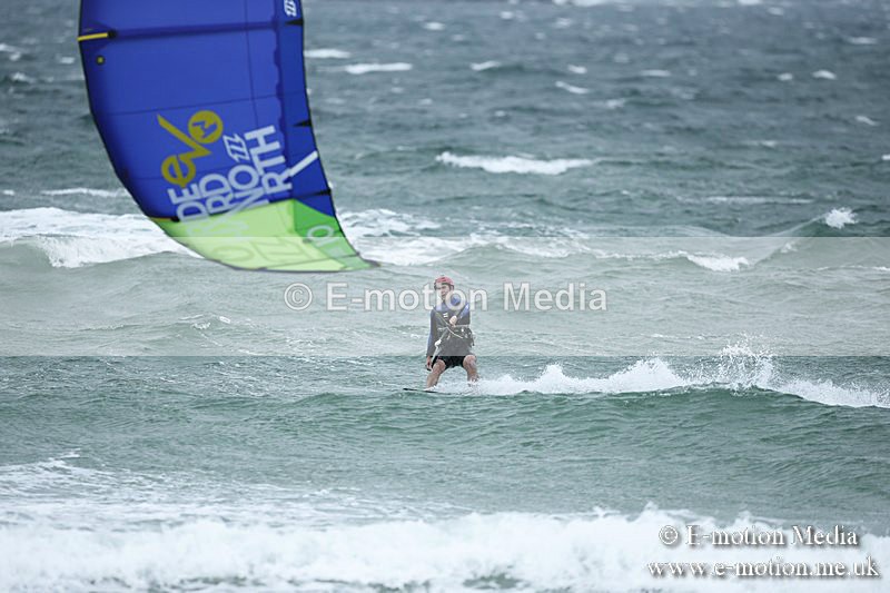 KS 150913-6 - Kite Surfing