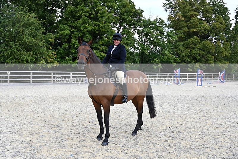 WJ6_3040 - Berks & Bucks - The Old farmhouse - Hound Exercise 20-08-25