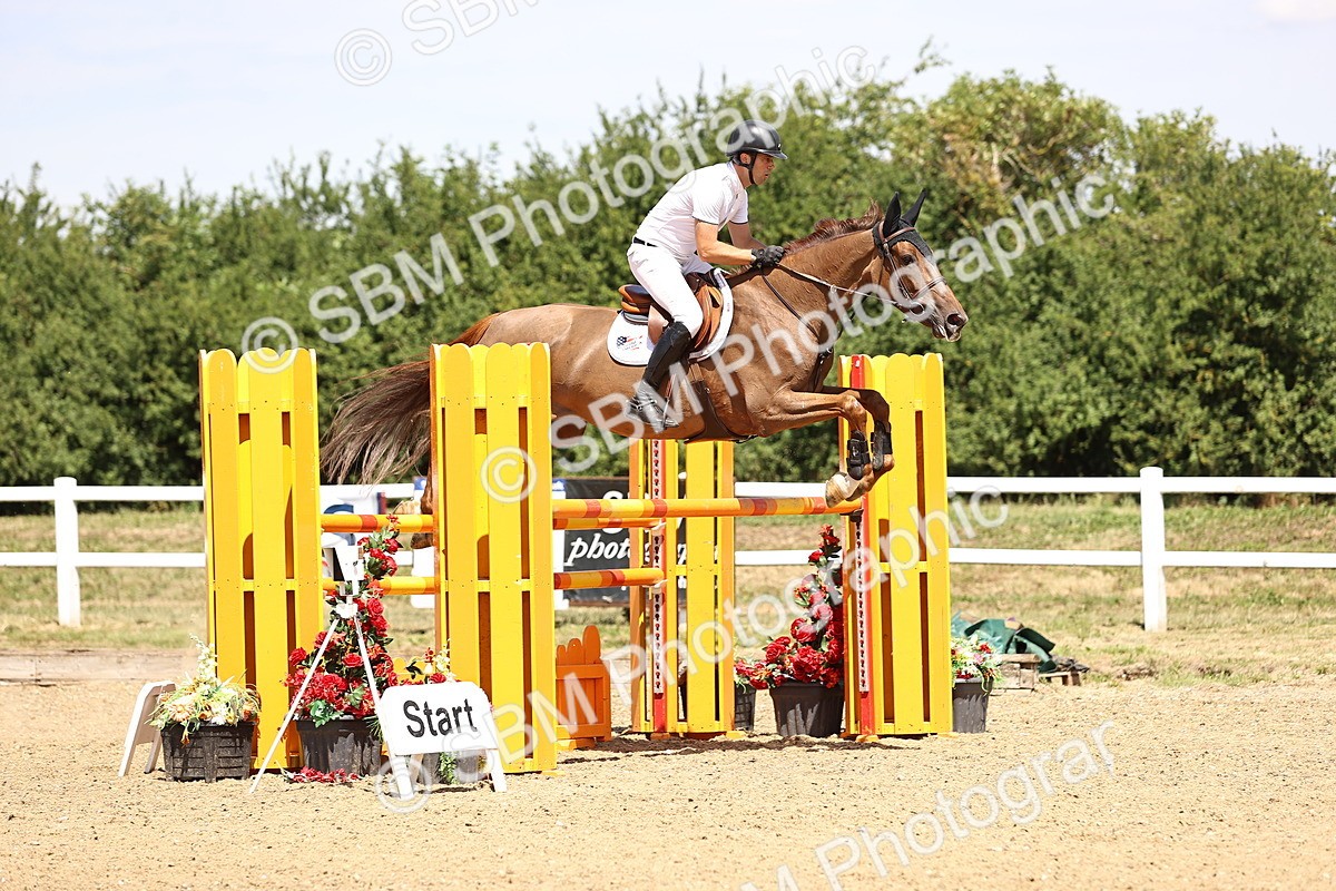 SBM_001300 - Class 16 - GFS Senior Newcomers 1.25m