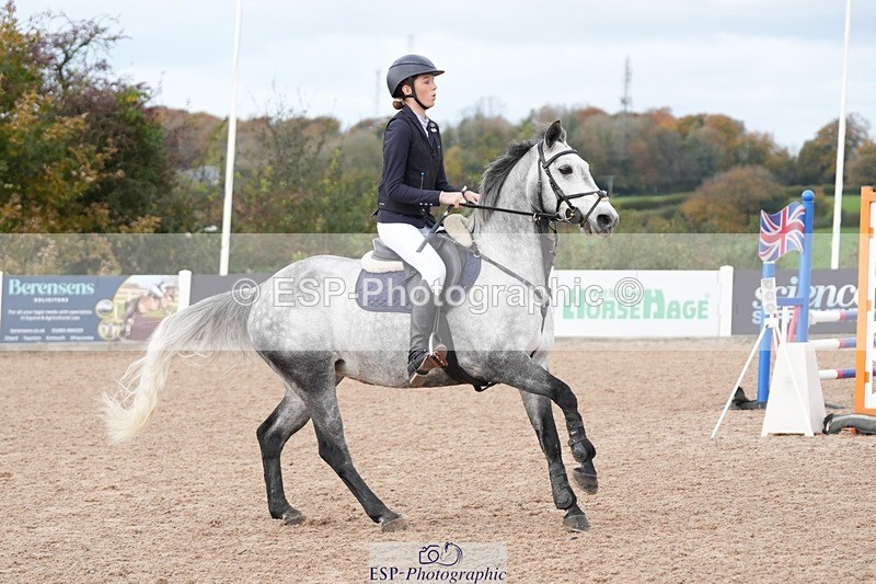 251026-120625-02321 - Cls 4 Pony Winter Novice + 80cm Open