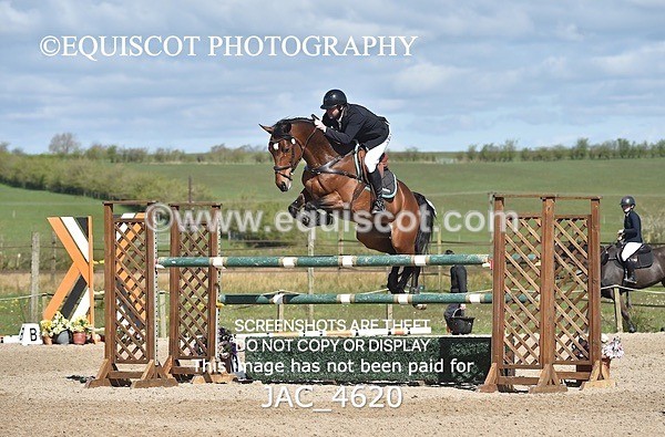 JAC_4620 - CLASS 11 SAT Andrew Hamilton Coach, RHS Foxhunter Championship Qualifier