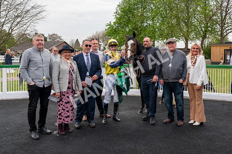 120425-Race 6-Musical Touch-0826 - Race 6