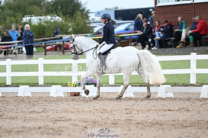 250907-124252-08413 - 067-Laura.PercyConobola.Cascade