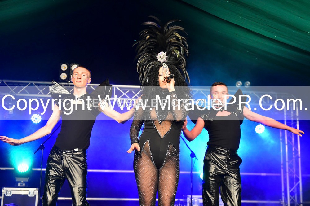 SH4_6971 - The Cher Experience
