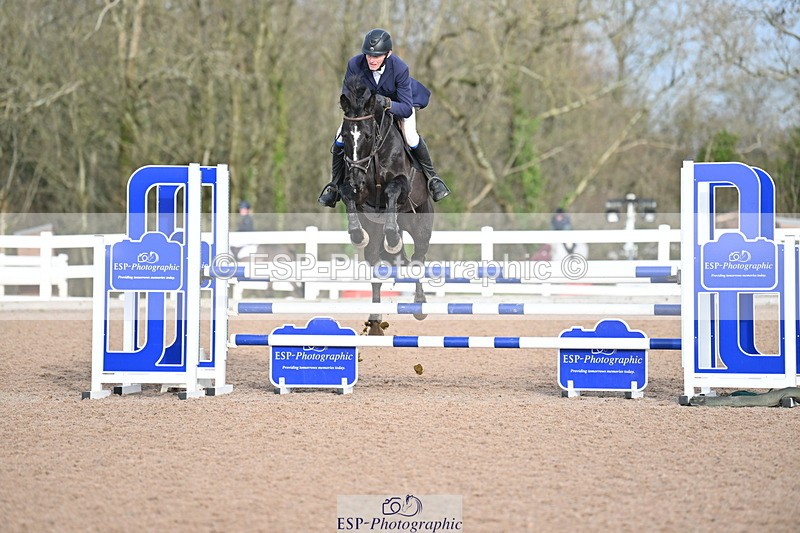 231208A-113115-00499 - Cls 4 Snr 1.05m Open