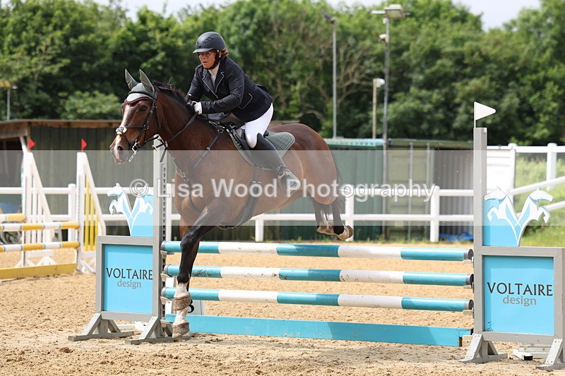 3E7A5916 - Class 4: Senior British Novice/90cm open