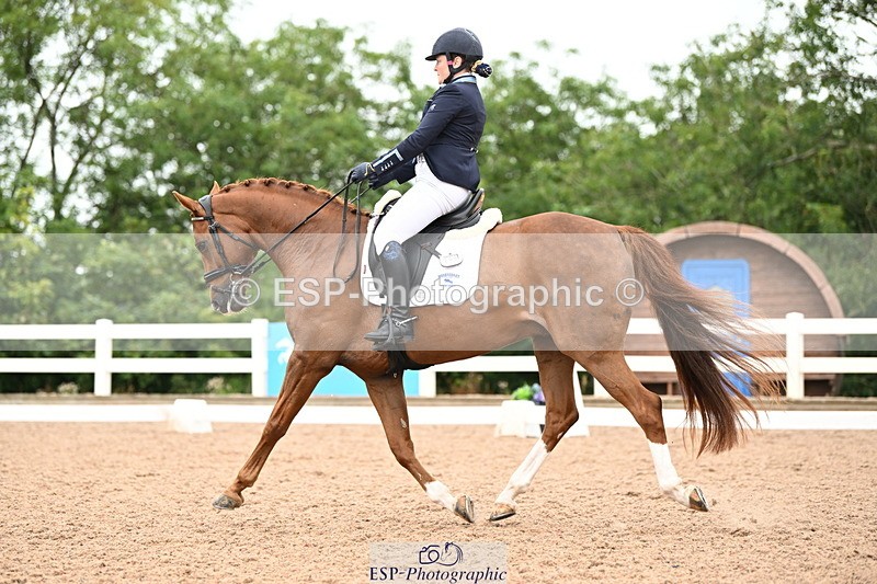 240815A-114743-00860 - 159-Verity.Perry-Bianchi