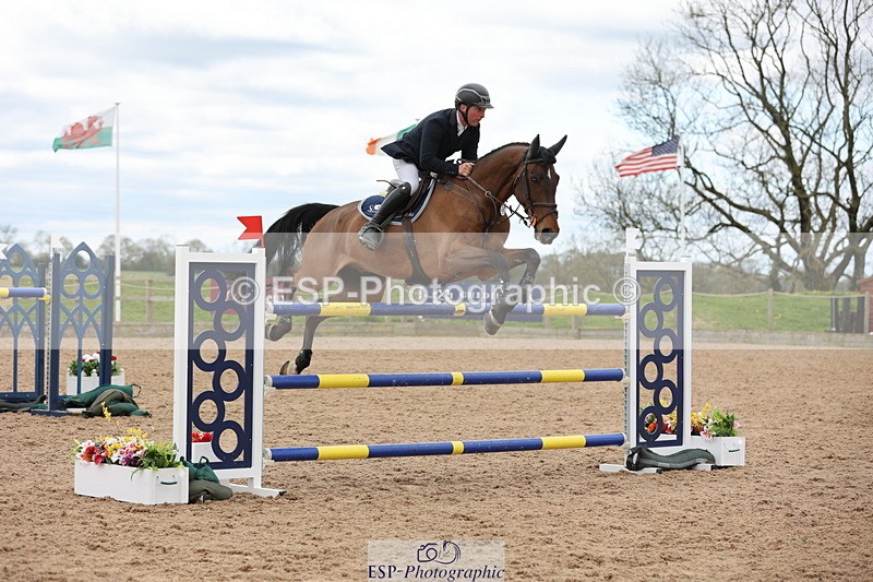 240419A-122001-07167 - Cls 6, 2 Star Medium Tour 1.35m