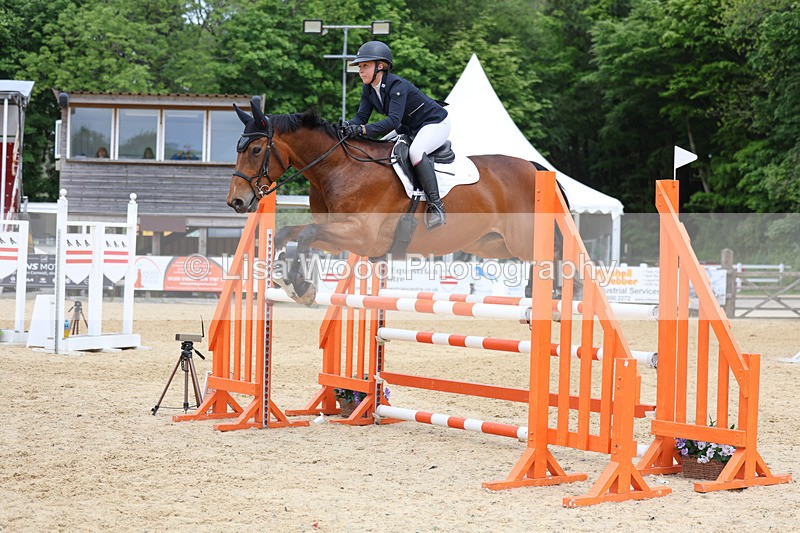 3E7A9421 - Class 8: Senior Newcomers/1.10m open