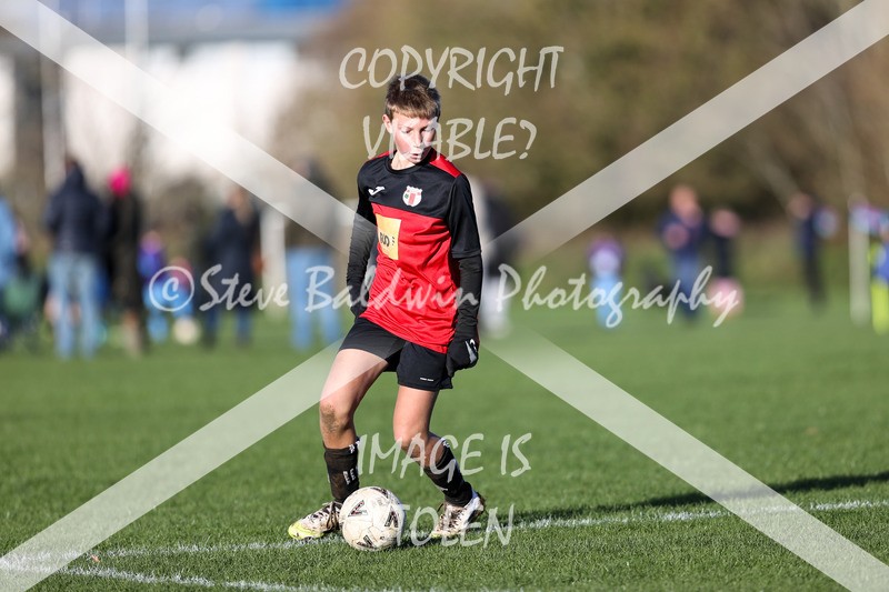 1DX32313 - 2025-11-23 FC Abbey Meads U13 Purple V Highworth Town Junior FC U13 T