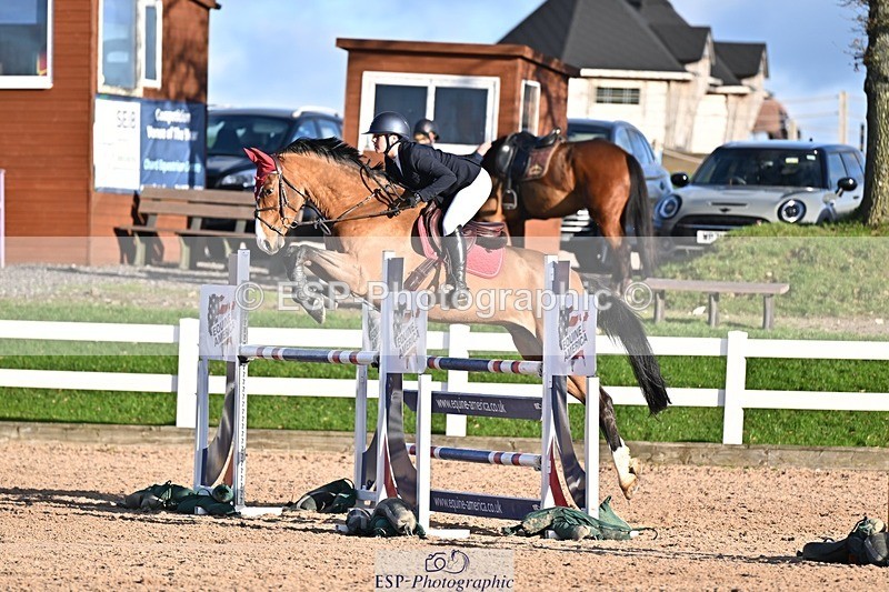 251119-141400-00521 - Cls 5 Foxhunter and 1.20m Open