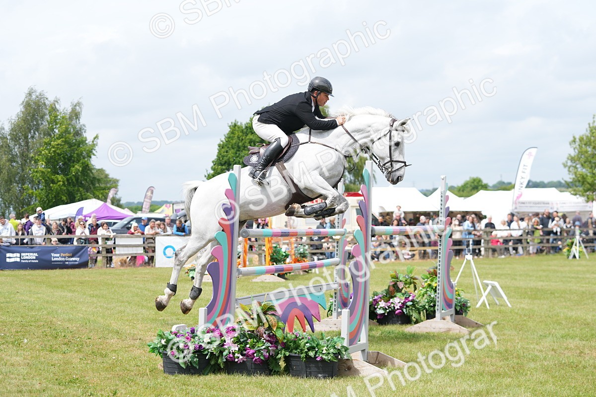 SBM_06523 - Class 202 - National 1.40m Open