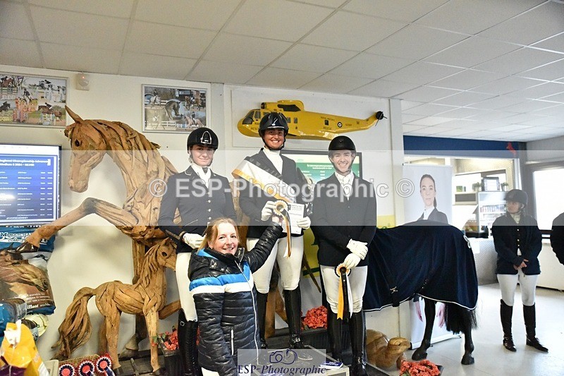 250214-153436-02576 - Advanced Medium Silver Presentations