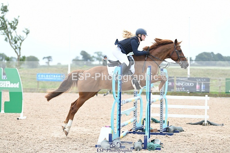 250807-113740-00713 - 1m Round 1