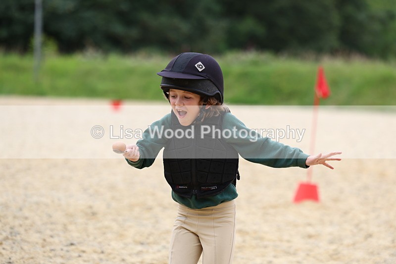 3E7A0008 - Egg and Spoon