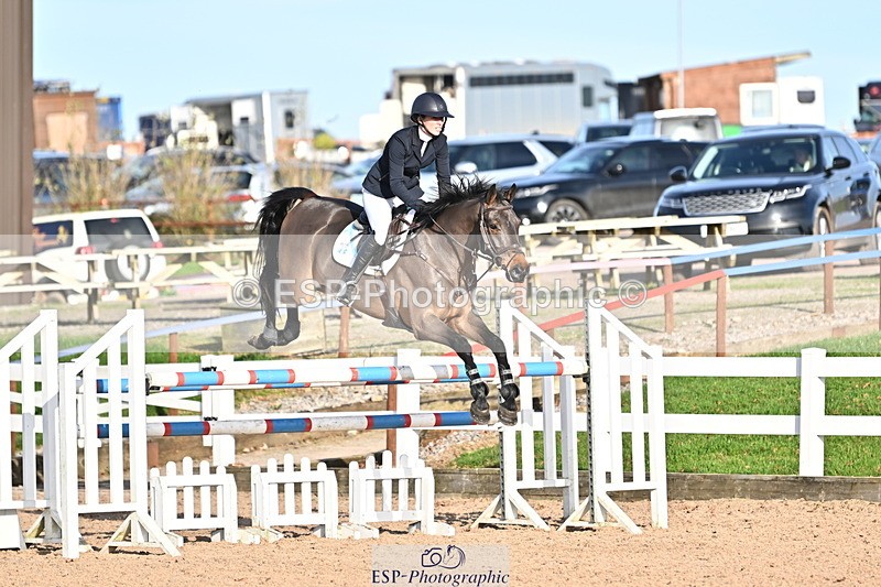 241113A-134712-00716 - Cls 05A&B Snr Fox & 1.20m Open