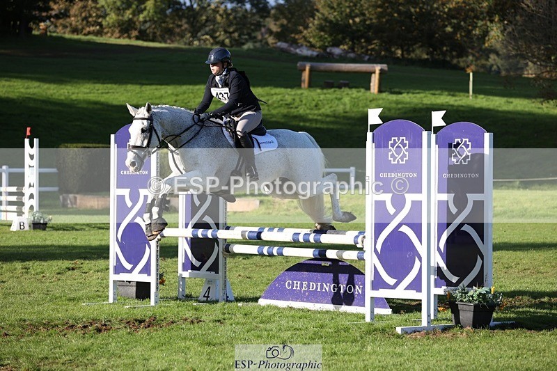 231022-153056-29816 - 437-DONBEG.GREY-Hannah.Underhill-TrotUp+SJ